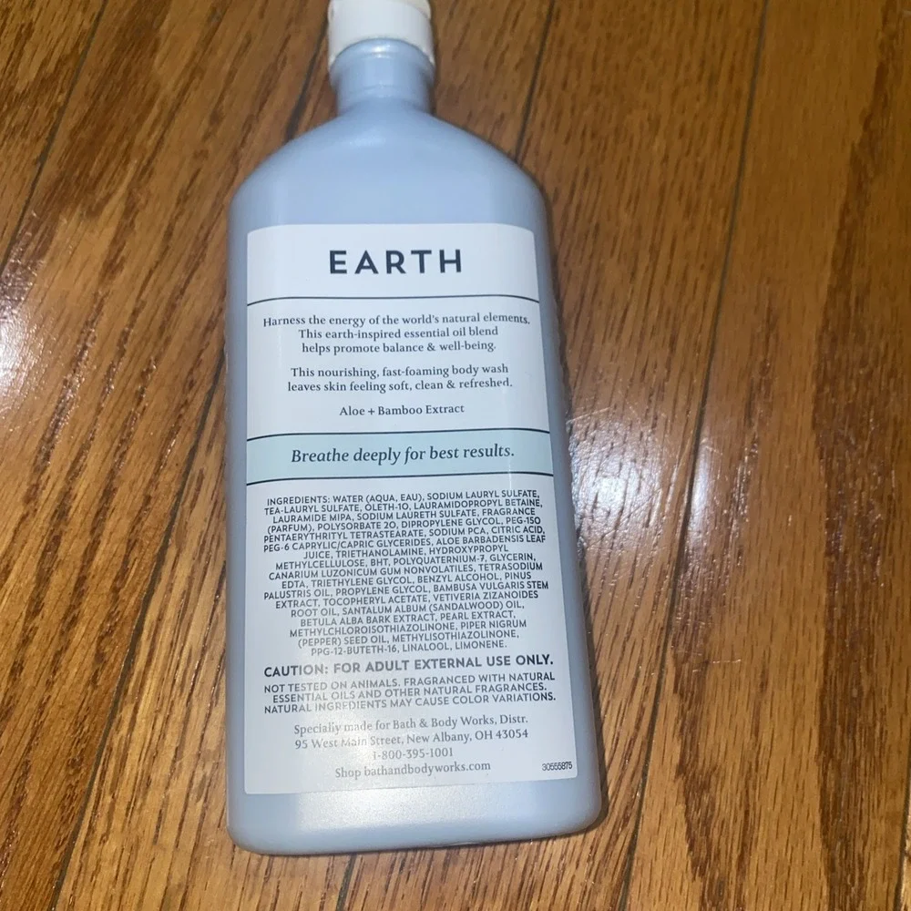 Bath & Body Works Aromatherapy Earth Sandalwood Vetiver Body Wash&Foam Bath 10oz